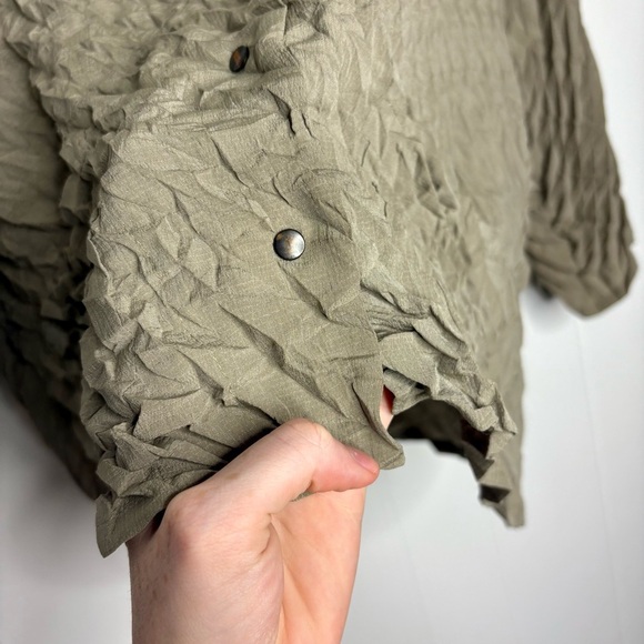 Babette Crinkle Top Anthropologie Snap Button Tan Brown Laganlook Size Small - Picture 4 of 9